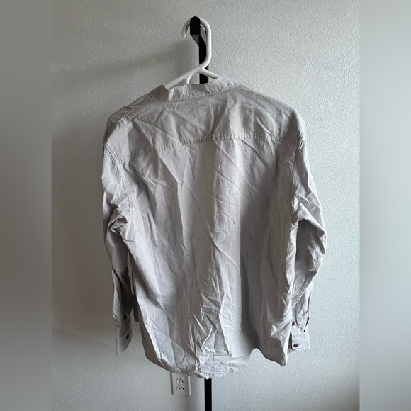 Men's Gray Button-Up Shirt size medium - Picture 6 of 6